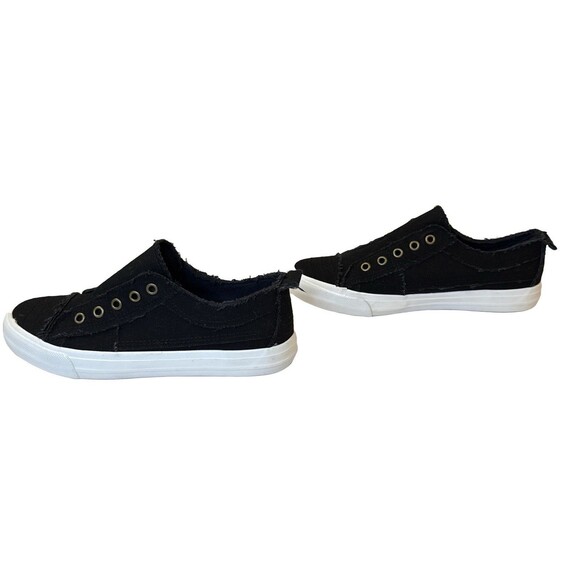 Yo Kii Bentley-30 Black Slip-On Sneakers Women’s 8 Distressed Canvas Casual Shoe - Picture 2 of 8